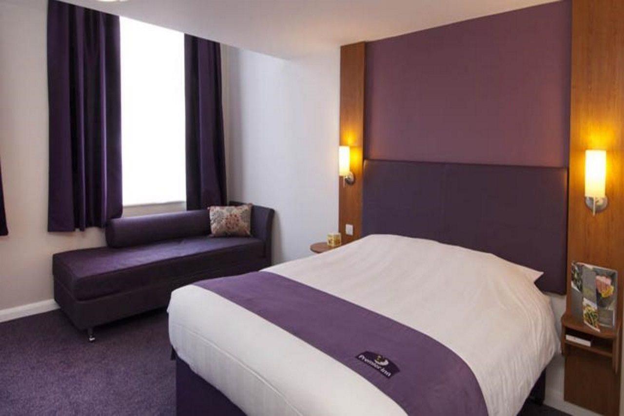 PREMIER INN BURTON ON TRENT CENTRAL BURTON UPON TRENT 3