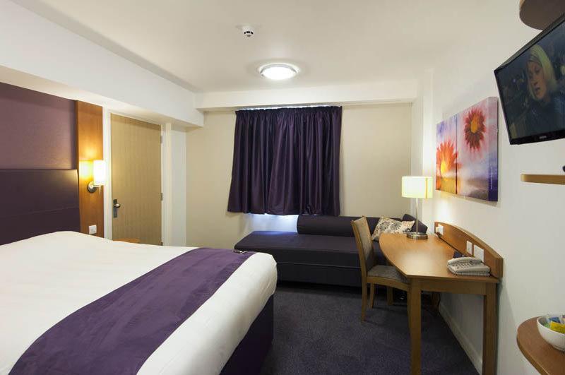 PREMIER INN BURTON ON TRENT CENTRAL BURTON UPON TRENT 3